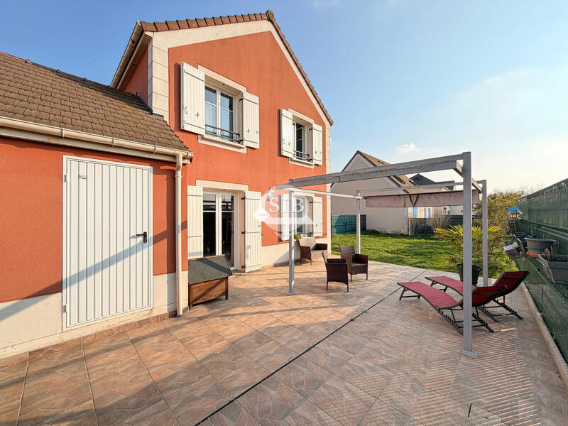 Maison traditionnelle - 91 m² - 6 pièces