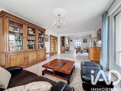 Maison - 215 m² - 10 pièces