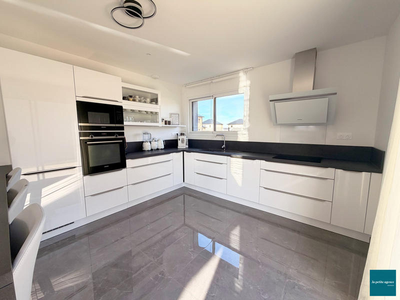 Maison traditionnelle - 130 m² - 7 pièces