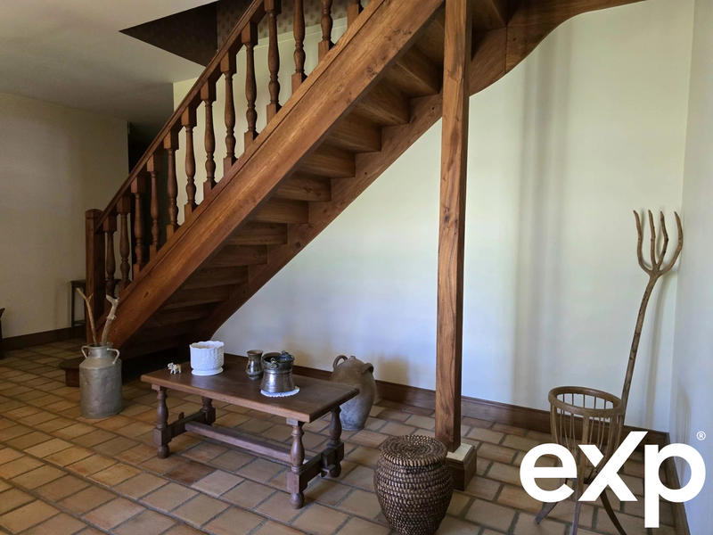 Maison - 315 m² - 10 pièces