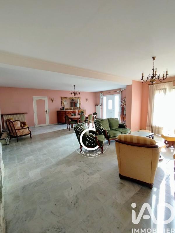 Maison - 230 m² - 6 pièces