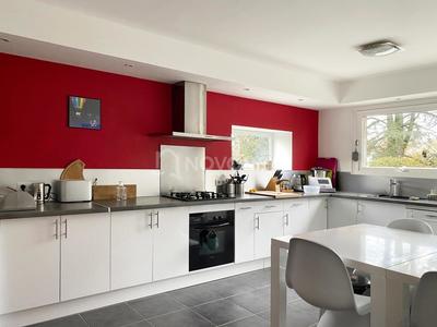 Maison - 196 m² - 6 pièces