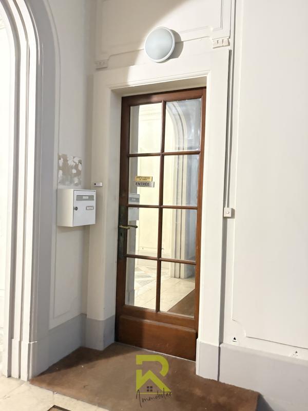 Bureau - 27 m² - 2 pièces