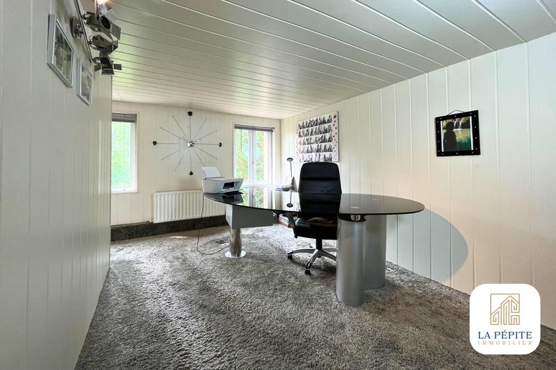 Propriété - 230 m² - 8 pièces