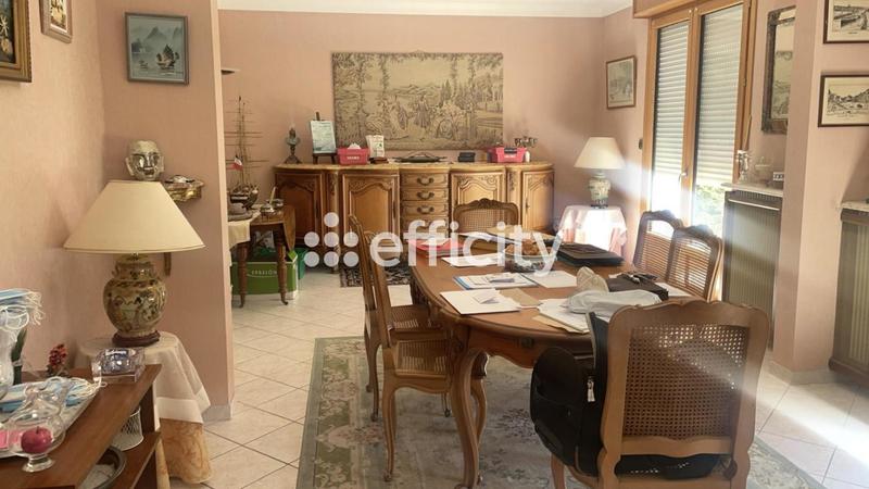 Maison - 180 m² - 7 pièces