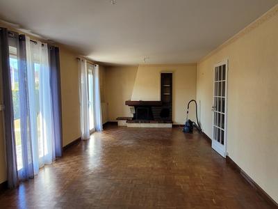 Maison - 99 m² - 5 pièces