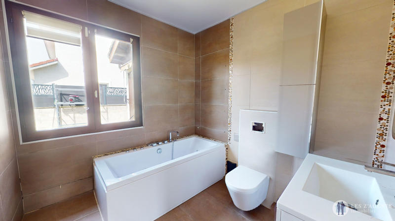 Maison - 103 m² - 5 pièces