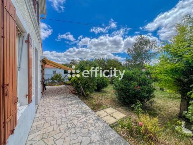 Maison - 208 m² - 8 pièces