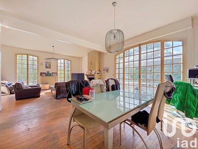 Maison - 256 m² - 9 pièces