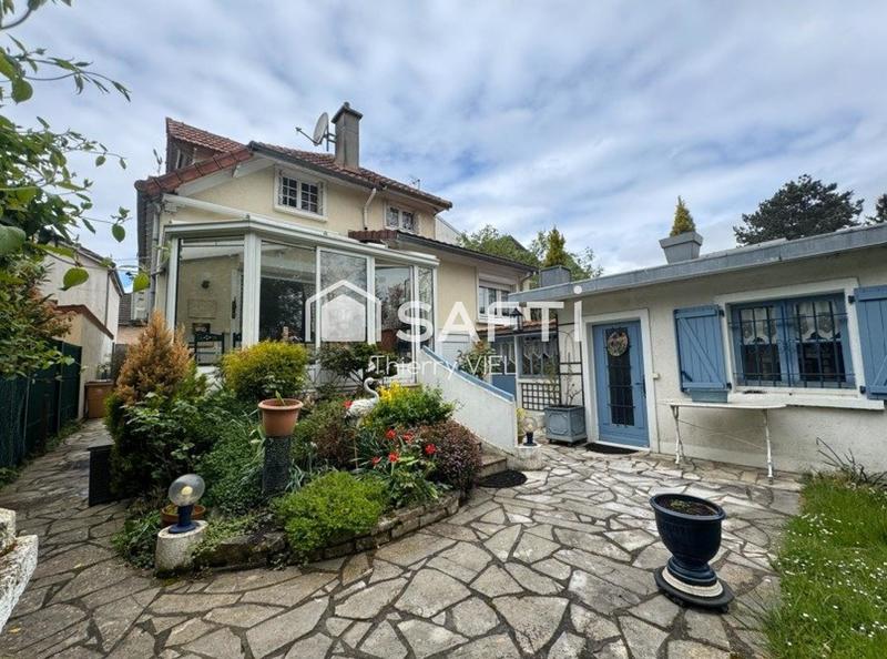 Maison - 219 m² - 8 pièces