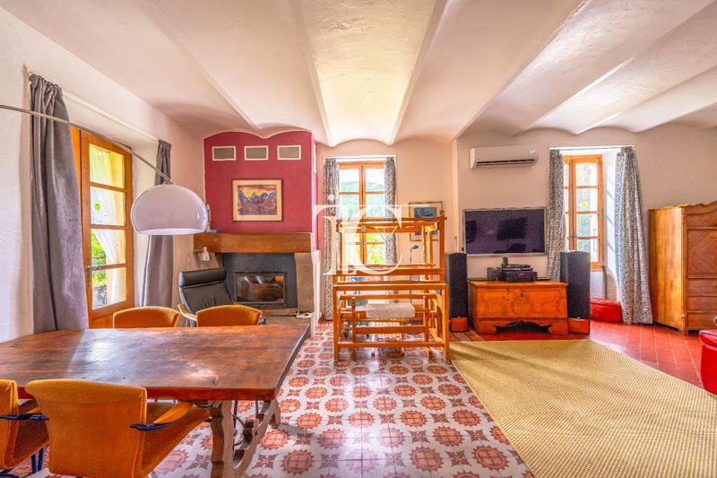 Maison - 302 m² - 8 pièces