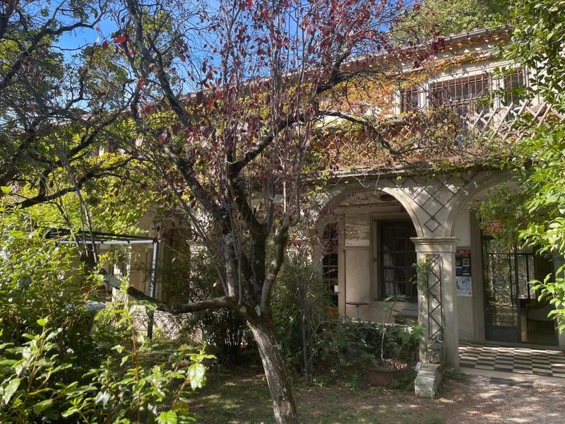 Maison de maîtres - 900 m² - 14 pièces