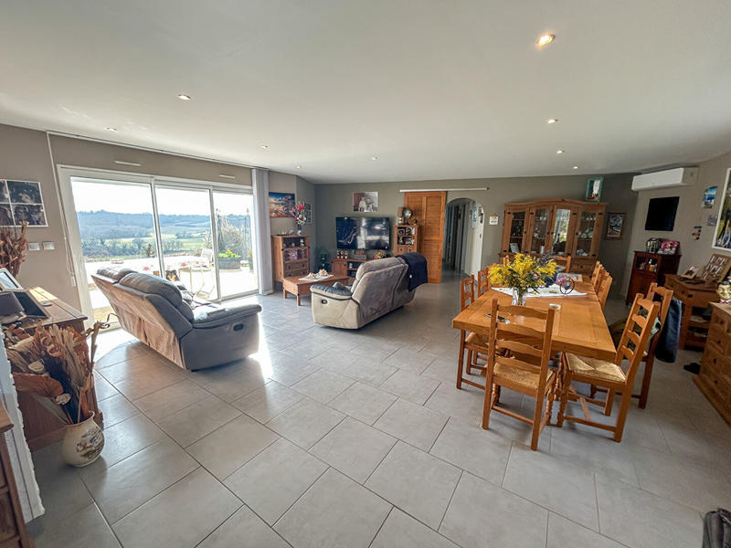 Maison - 170 m² - 6 pièces