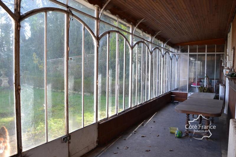 Château - 750 m² - 16 pièces