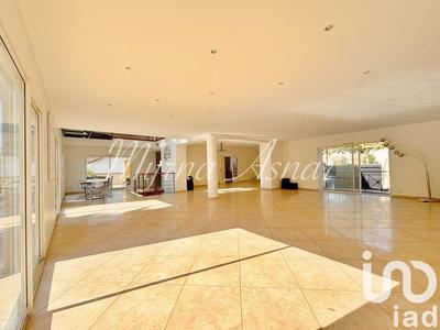 Maison - 295 m² - 8 pièces