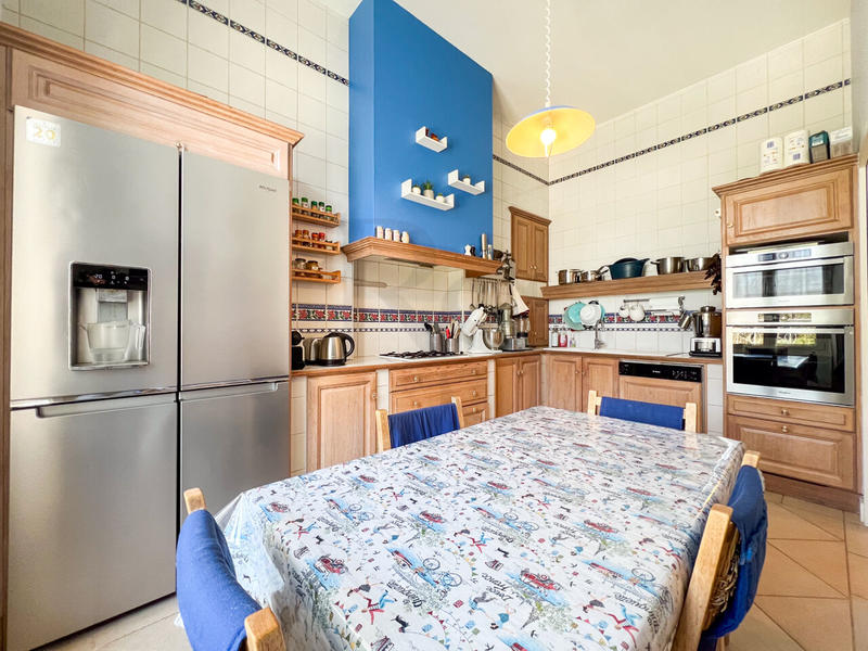 Maison - 236 m² - 10 pièces