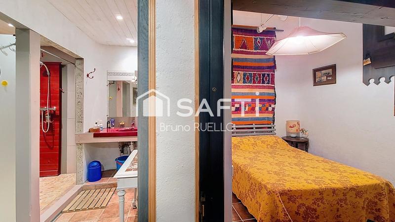 Maison - 270 m² - 9 pièces