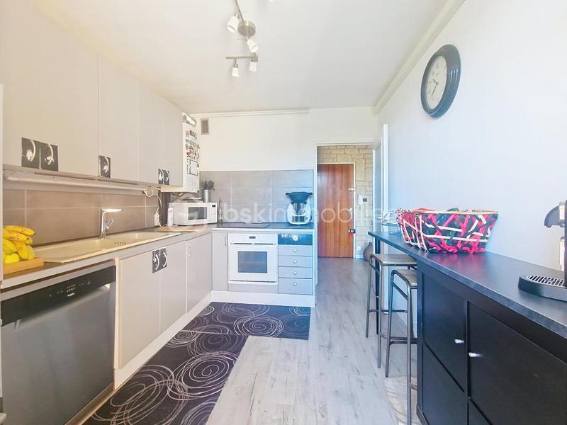 Appartement - 92 m² - 5 pièces