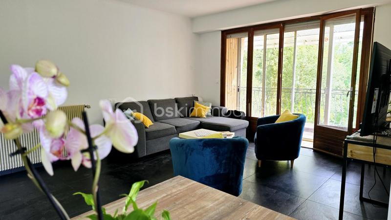 Maison - 180 m² - 8 pièces