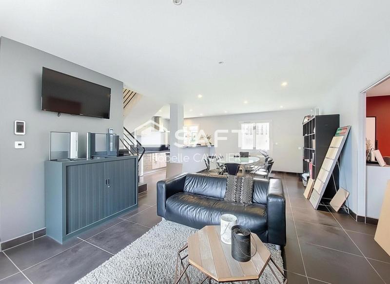 Maison - 137 m² - 5 pièces