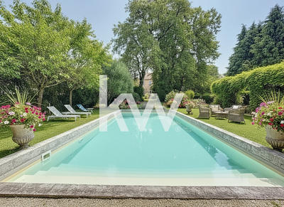 Maison - 205 m² - 7 pièces