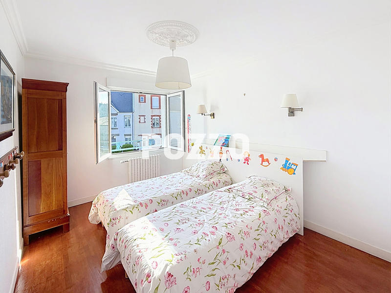 Maison - 345 m² - 8 pièces