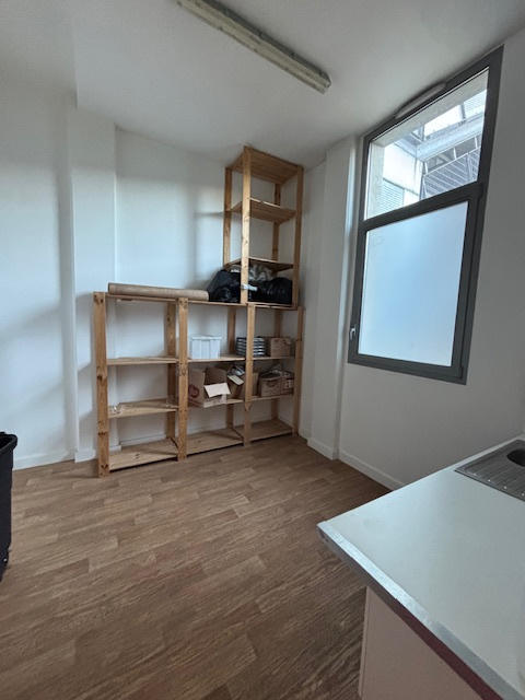 Local commercial - 100 m² - 3 pièces