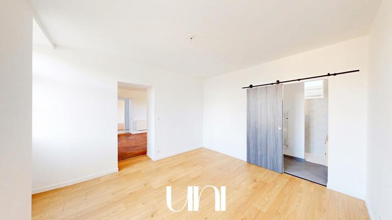 Maison - 195 m² - 9 pièces