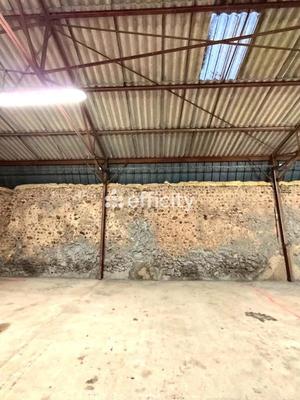 Bureau - 81 m² - 1 pièce