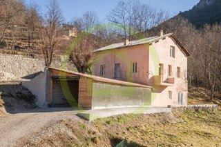 Maison - 250 m² - 4 pièces