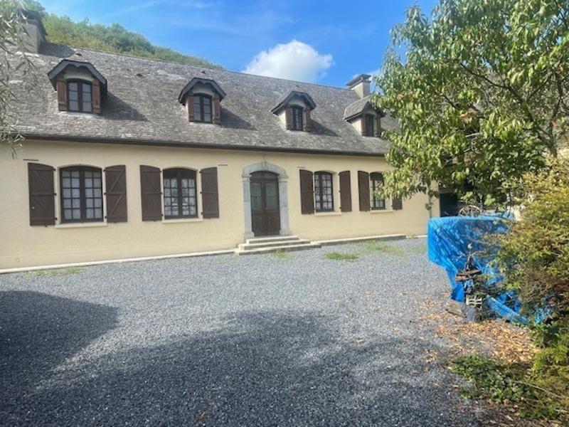 Corps de ferme - 250 m² - 15 pièces