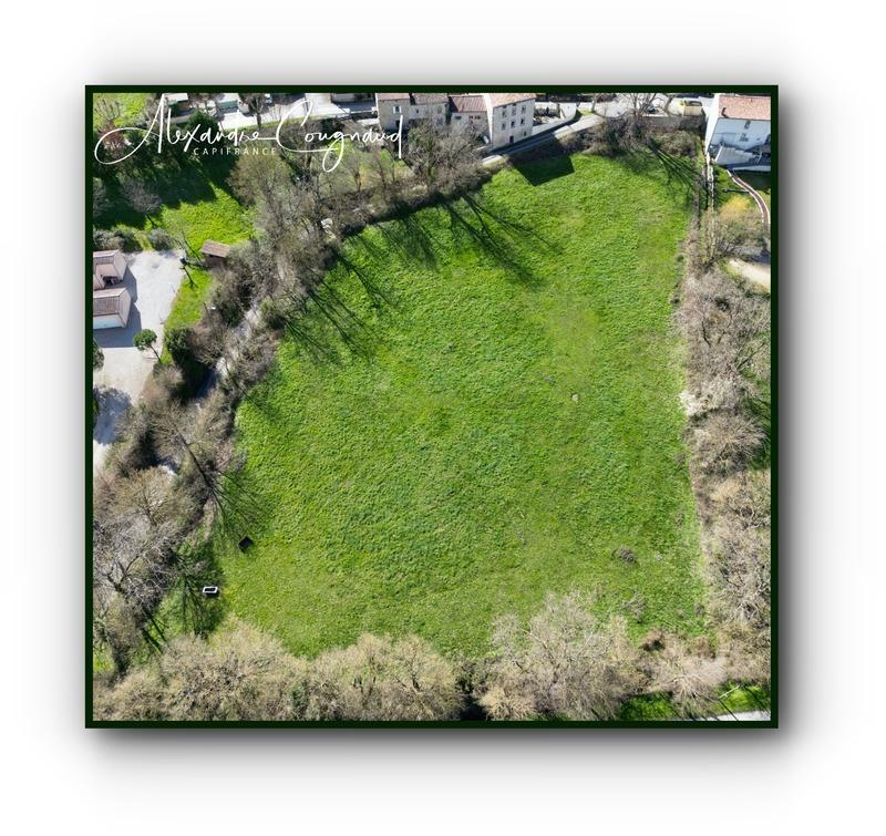 Terrain constructible - 9 192 m²