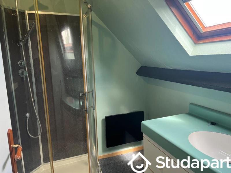 Chambre - 9 m² - 1 pièce