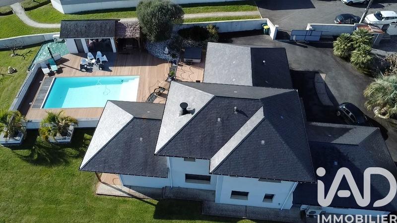 Maison - 190 m² - 7 pièces