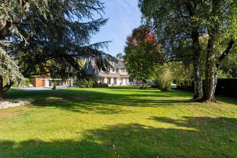 Maison - 309 m² - 9 pièces