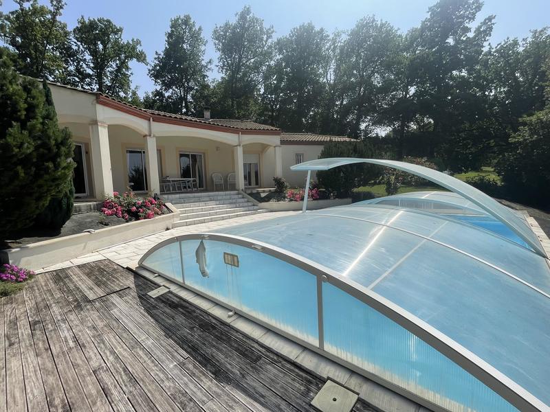 Villa - 180 m² - 6 pièces