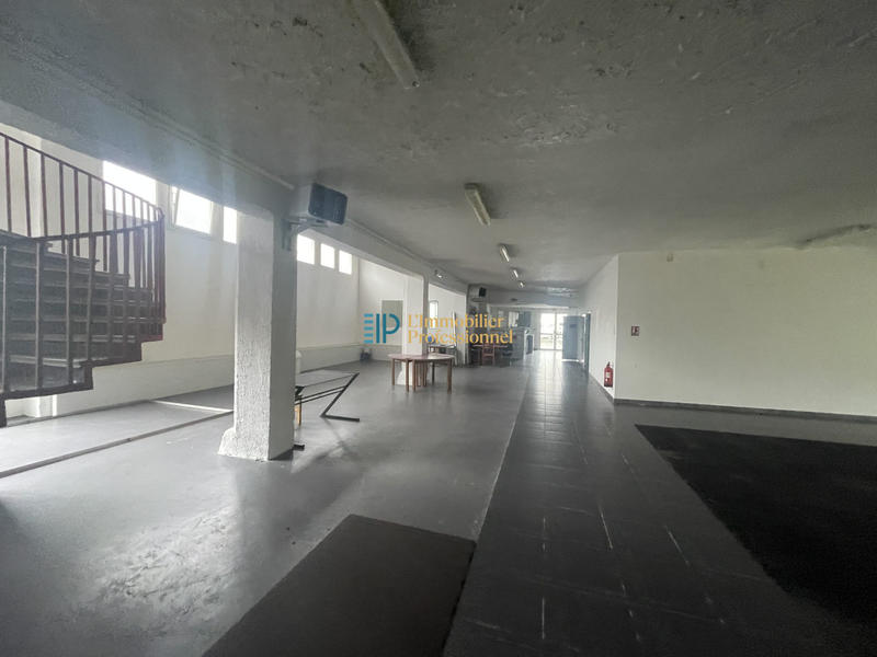 Local commercial - 1 120 m²