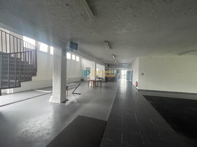 Local commercial - 1 120 m²