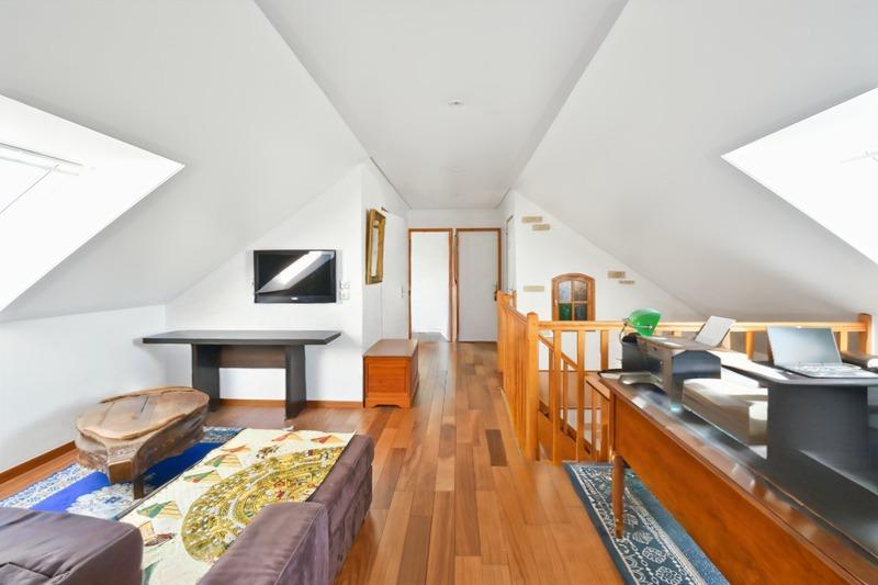 Maison - 180 m² - 8 pièces