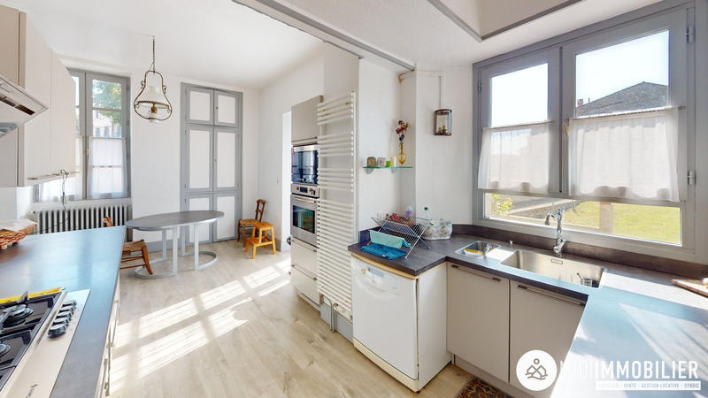 Maison ancienne - 207 m² - 7 pièces