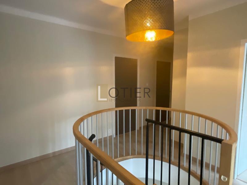 Maison - 160 m² - 5 pièces