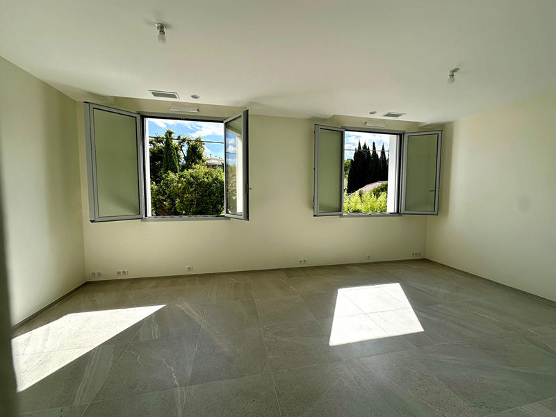 Appartement - 240 m² - 8 pièces