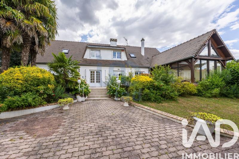 Maison - 195 m² - 8 pièces