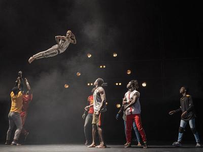 spectacle de cirque : Yé ! (L'eau)