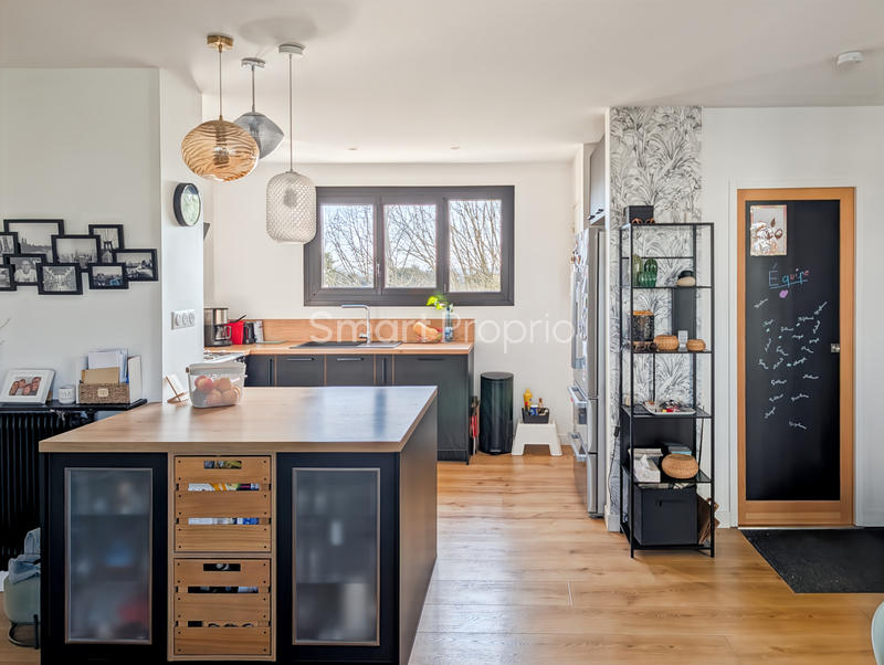 Appartement - 80 m² - 4 pièces