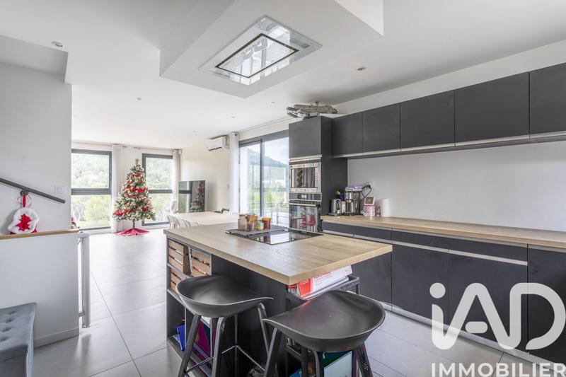 Maison - 142 m² - 6 pièces