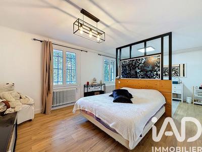 Maison - 197 m² - 8 pièces