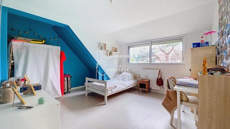 Maison - 215 m² - 9 pièces