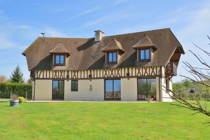 Maison traditionnelle - 225 m² - 7 pièces