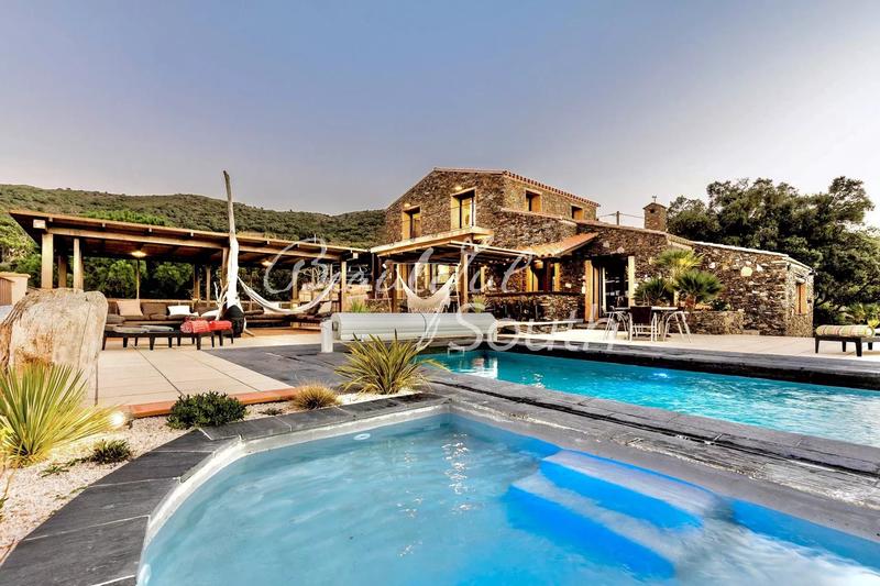 Mas - 171 m² - 8 pièces